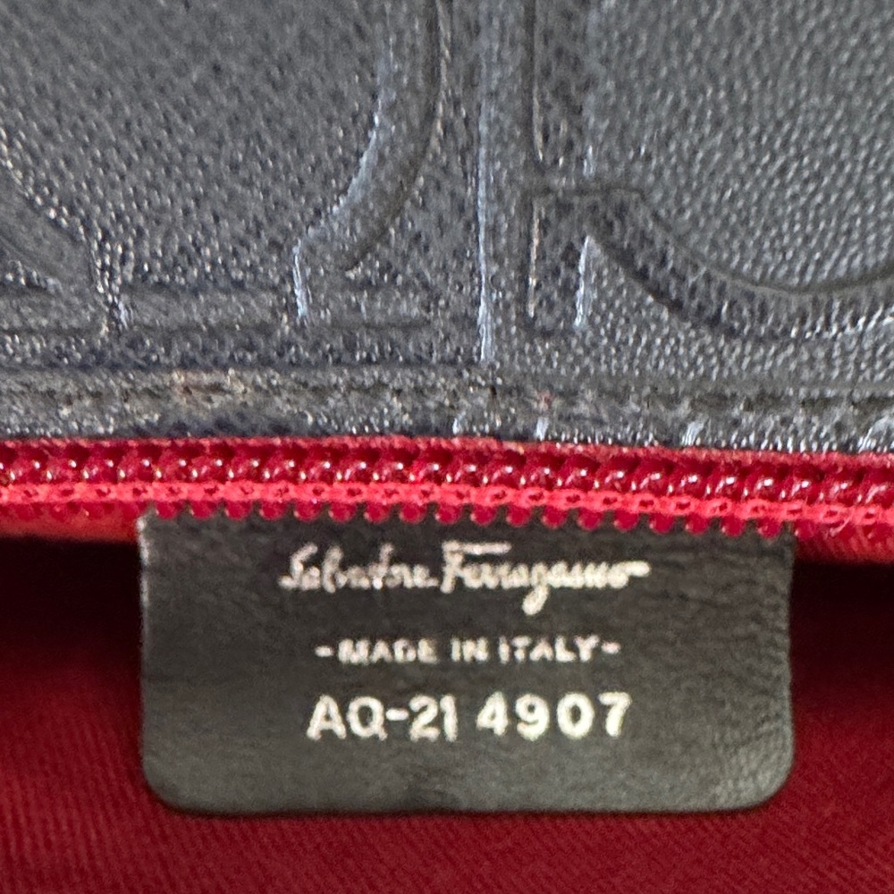 Salvatore Ferragamo Vintage Logo-Embossed Leather Shoulder Bag – Black - Picture 10 of 12